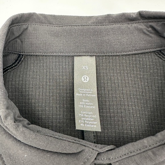 Lululemon Men Short Sleeve Button Up Shirt Black Size XS - Picture 2 of 8